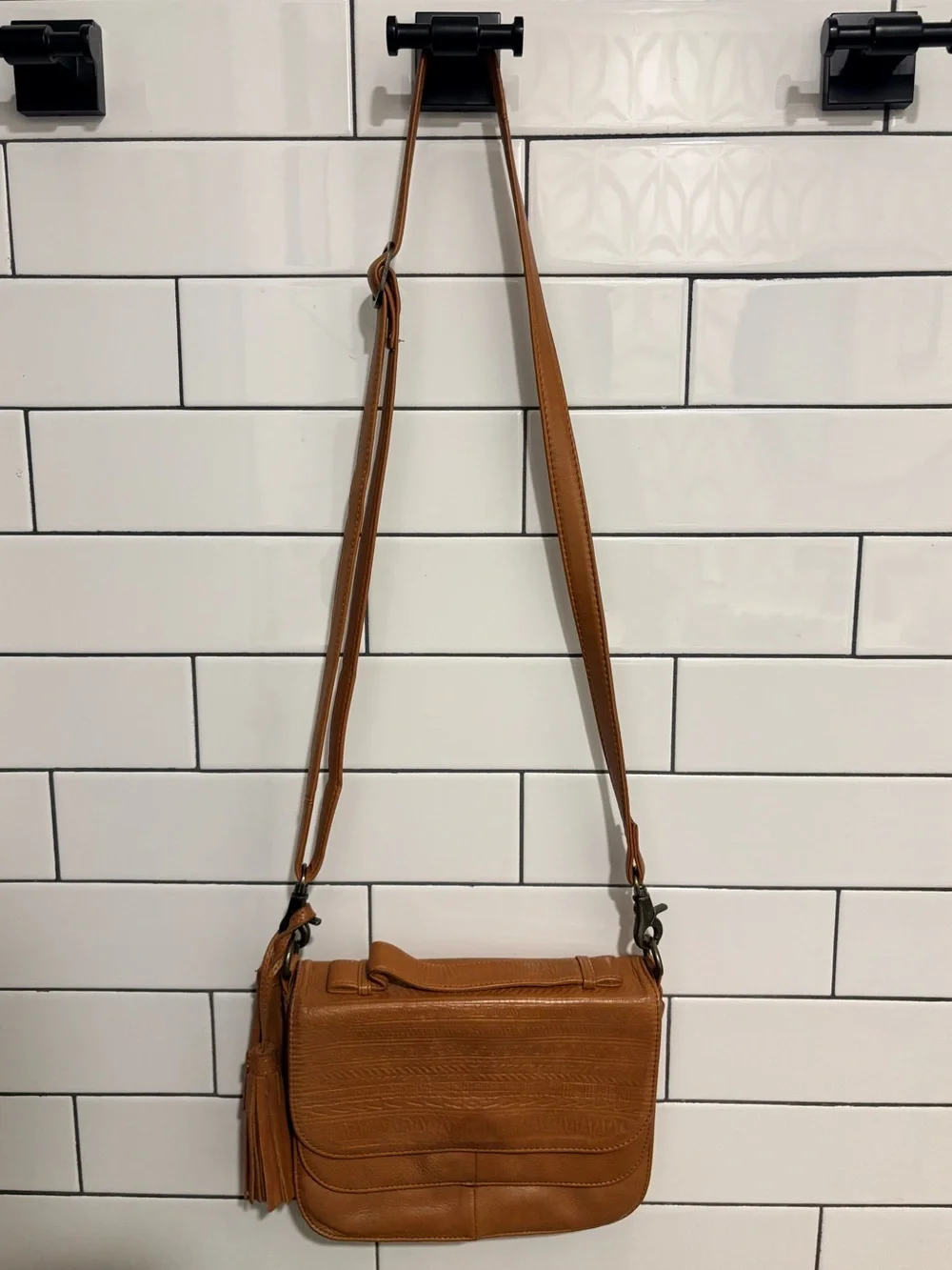 Anthropologie Day & Mood Tooled Tan Leather Crossbody Bag Purse - Picture 3 of 8